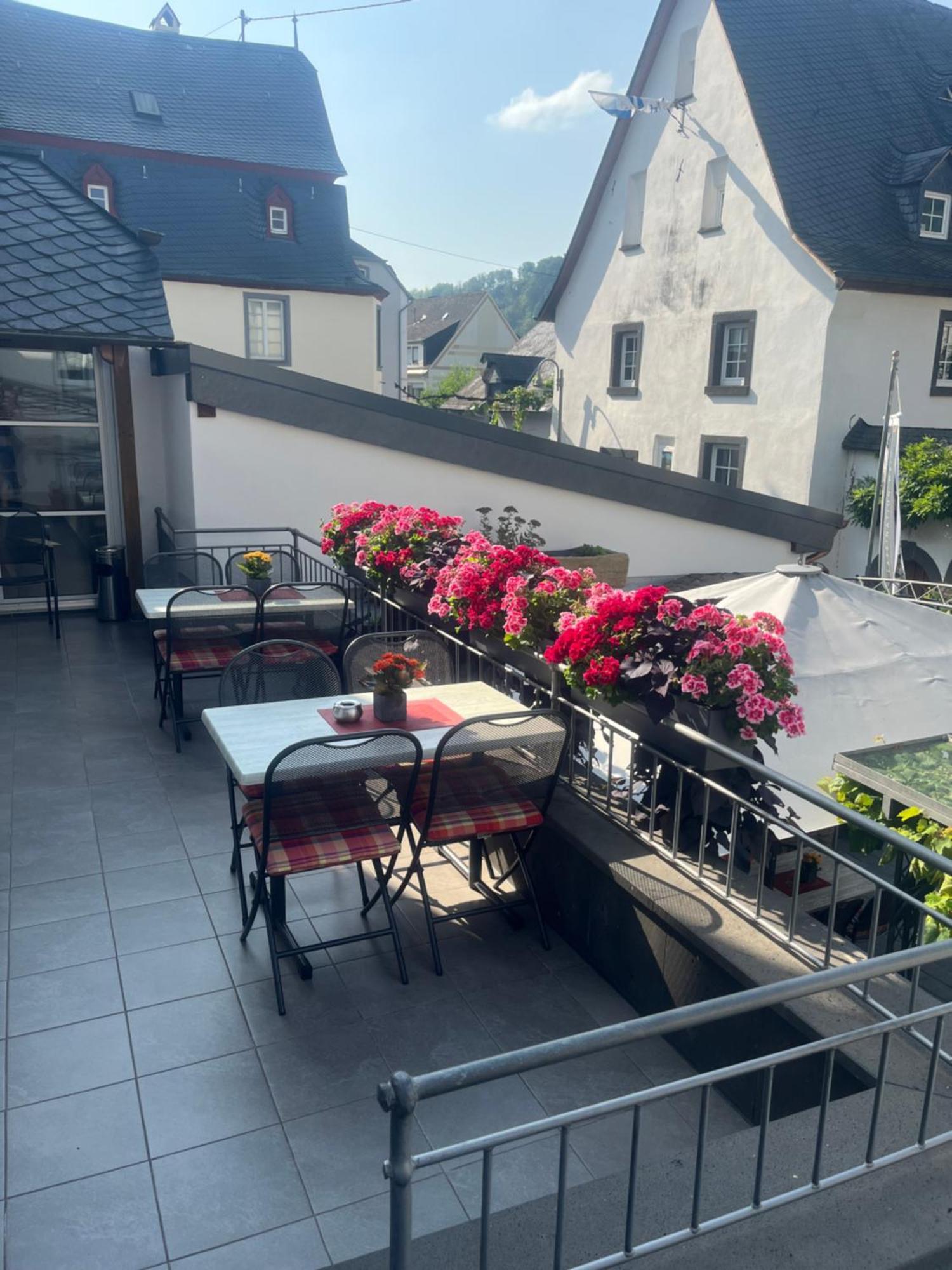 Wein- Und Gaestehaus M. Bai Mesenich Ngoại thất bức ảnh