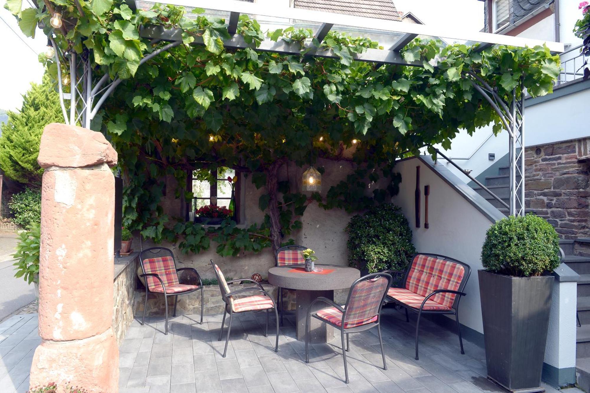 Wein- Und Gaestehaus M. Bai Mesenich Ngoại thất bức ảnh